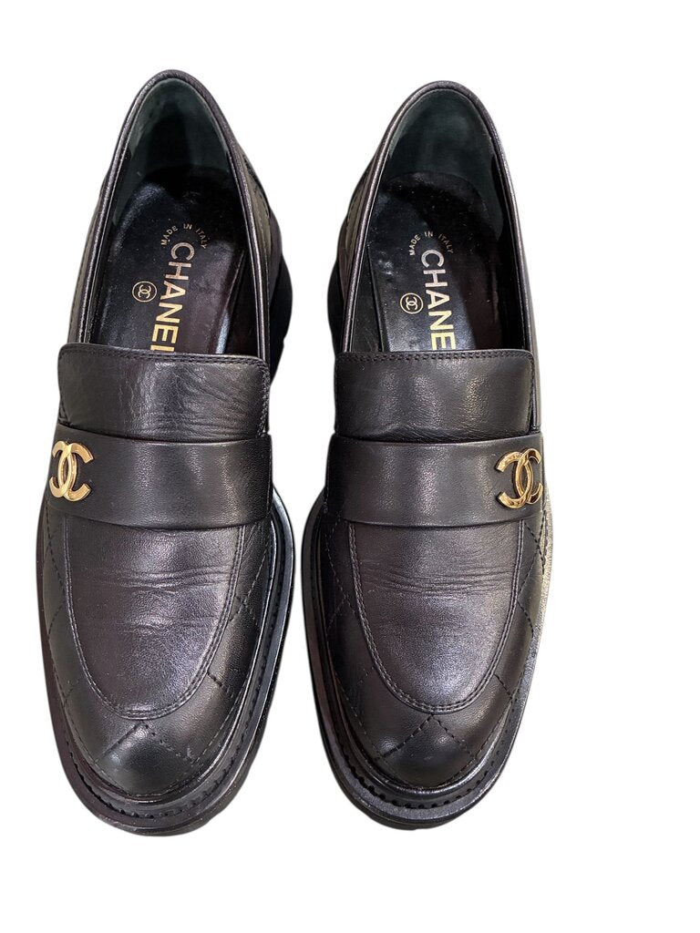 Chanel 2023 Interlocking CC Logo Loafers black 39| 8.5 – Labels