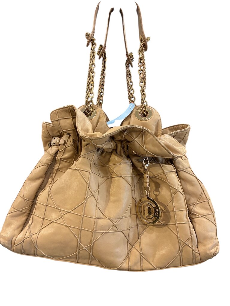 Christian Dior Cannage Le Trenta tan